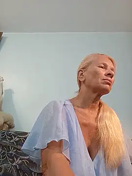 ViktoriaSexi1 online show from June 17, 2026, 8:10 pm