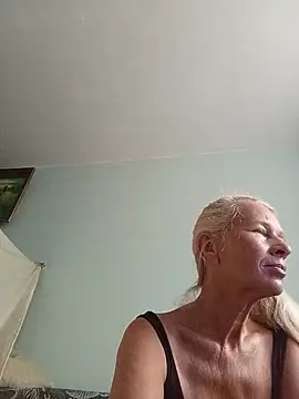 ViktoriaSexi1 online show from July 4, 2026, 5:35 am