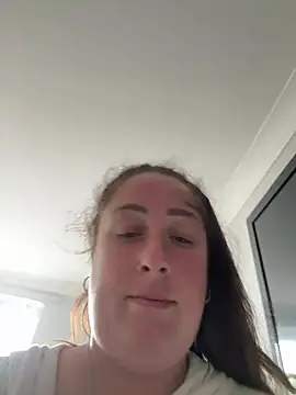 CurvyCatx online show from July 5, 2026, 9:38 am