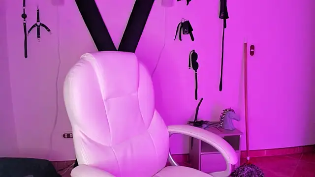 MelissaGirat  online show from March 13, 2026, 11:17 am