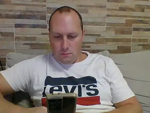 Snapshot of lustonfan chatting on March 13, 2026, 12:45 pm lustonfan online show from March 13, 2026, 12:45 pm