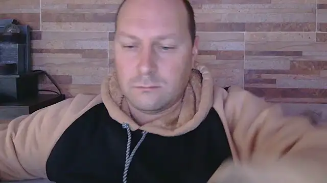 Snapshot of lustonfan chatting on July 3, 2026, 12:33 pm lustonfan online show from July 3, 2026, 12:33 pm