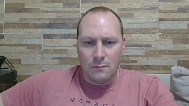 Snapshot of lustonfan chatting on August 1, 2026, 7:46 pm lustonfan online show from August 1, 2026, 7:46 pm