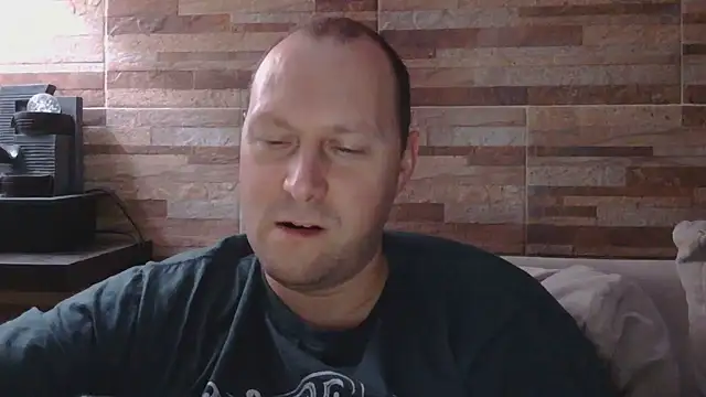 Snapshot of lustonfan chatting on August 6, 2026, 11:23 am lustonfan online show from August 6, 2026, 11:23 am