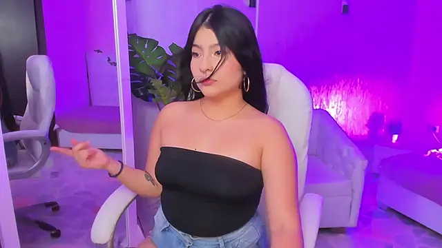 HannaLee333 online show from March 17, 2026, 2:38 am