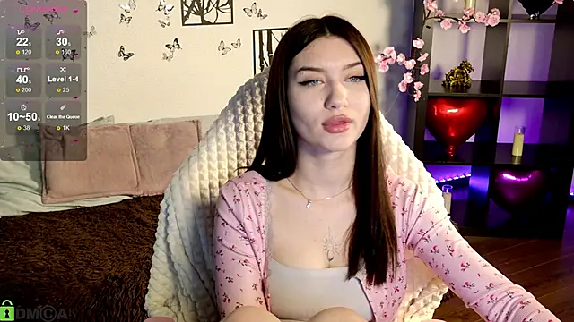 Sugar Kitten12 online show from May 18, 2026, 4:18 am