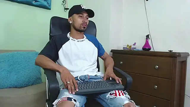 RichardWithe  online show from March 10, 2026, 12:10 pm