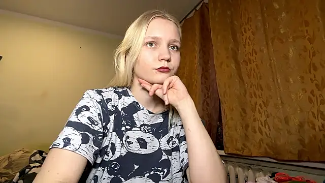 LolaSpermina online show from March 15, 2026, 5:08 pm