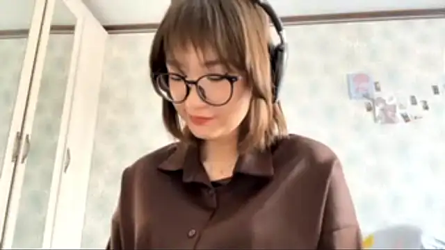 Bella Voraesynd online show from March 9, 2026, 9:13 am