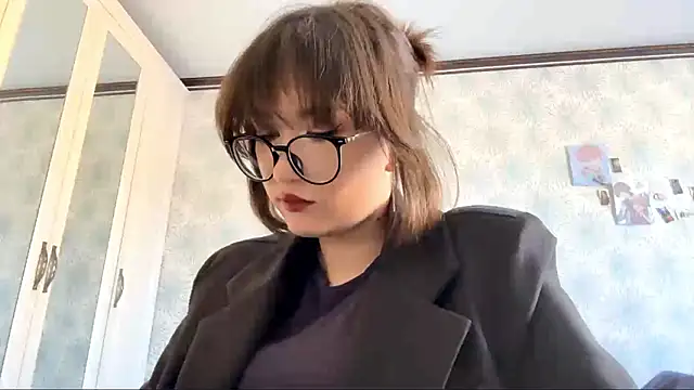 Bella Voraesynd online show from March 10, 2026, 12:10 pm