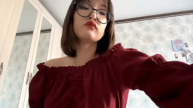 Bella Voraesynd online show from March 17, 2026, 6:06 am