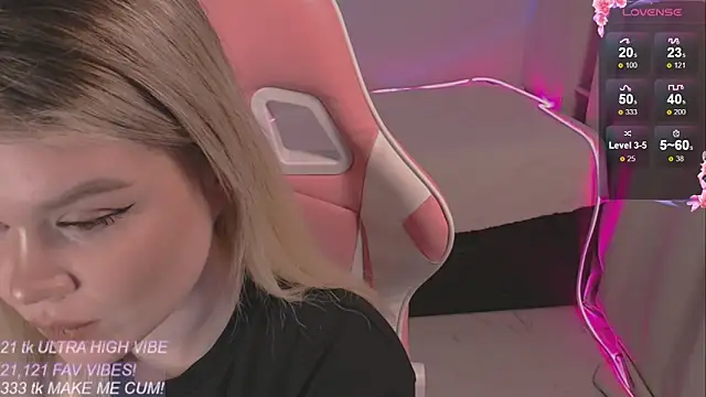 Veronaauraa online show from April 11, 2026, 8:46 pm