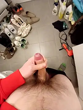 Snapshot of oposum6 chatting on March 15, 2026, 10:32 am oposum6 online show from March 15, 2026, 10:32 am