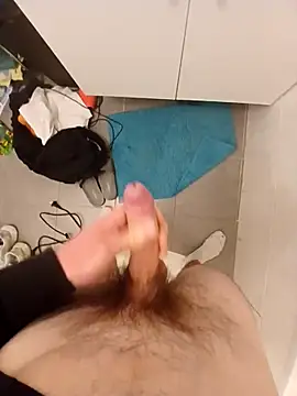 Snapshot of oposum6 chatting on March 31, 2026, 4:18 pm oposum6 online show from March 31, 2026, 4:18 pm