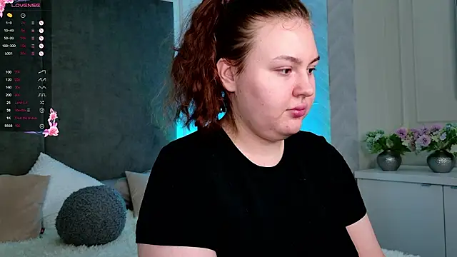 Mia Pearl online show from March 12, 2026, 8:31 am