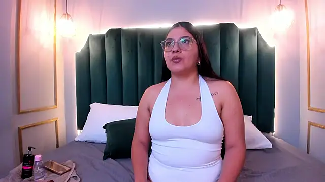 Amara Divine online show from March 17, 2026, 12:52 pm