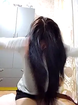 HollyXMolly online show from March 10, 2026, 5:51 pm