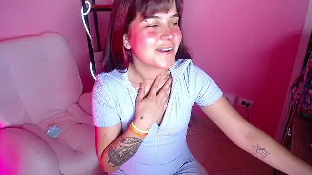 Snapshot of Nami_Velle chatting on April 13, 2026, 1:05 pm Nami Velle online show from April 13, 2026, 1:05 pm