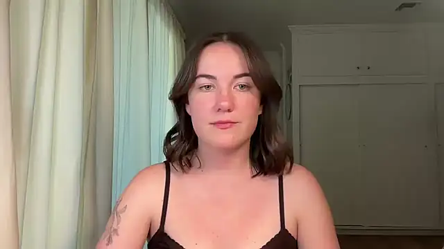 summerxo online show from June 11, 2026, 2:11 am