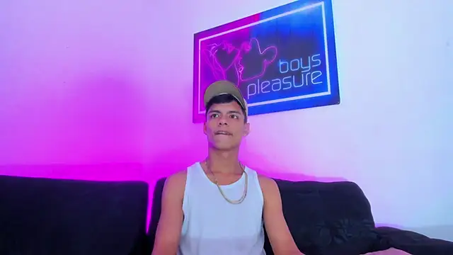 Naughty hot01 online show from March 9, 2026, 11:14 am