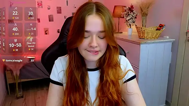 Snapshot of TiffanyVex chatting on May 27, 2026, 3:42 pm TiffanyVex online show from May 27, 2026, 3:42 pm