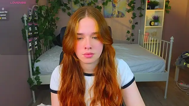 Snapshot of TiffanyVex chatting on May 28, 2026, 3:53 pm TiffanyVex online show from May 28, 2026, 3:53 pm