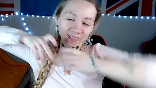 Nica Kawaii online show from March 19, 2026, 6:06 am