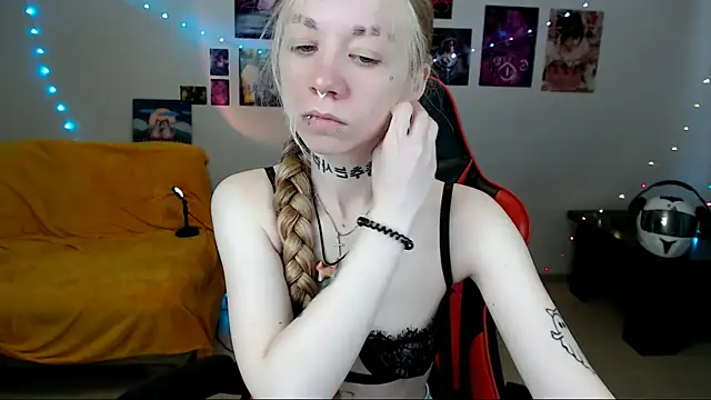 Nica Kawaii online show from July 26, 2026, 1:18 pm