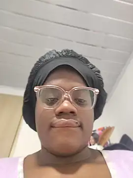 Snapshot of YourLiaa_ chatting on March 16, 2026, 5:44 am YourLiaa online show from March 16, 2026, 5:44 am