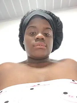 Snapshot of YourLiaa_ chatting on March 17, 2026, 4:39 am YourLiaa online show from March 17, 2026, 4:39 am