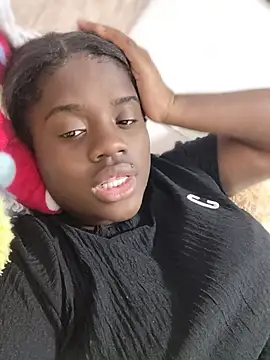 Snapshot of YourLiaa_ chatting on March 28, 2026, 3:28 am YourLiaa online show from March 28, 2026, 3:28 am