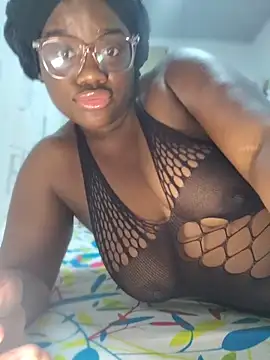 Snapshot of YourLiaa_ chatting on April 5, 2026, 7:05 am YourLiaa online show from April 5, 2026, 7:05 am