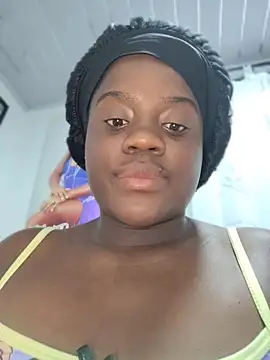 Snapshot of YourLiaa_ chatting on April 5, 2026, 11:35 pm YourLiaa online show from April 5, 2026, 11:35 pm