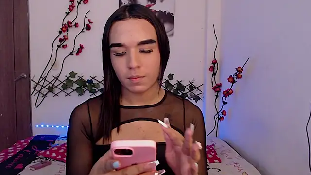 Candyy doll   online show from April 25, 2026, 4:04 am