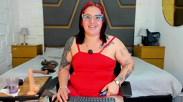 juana valkiria online show from June 5, 2026, 6:52 am