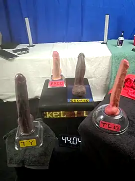 FantasyMan-BiWM online show from April 15, 2026, 3:57 am