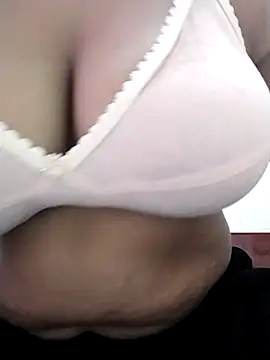 Snapshot of Umma-2 chatting on July 6, 2026, 3:58 am Umma-2 online show from July 6, 2026, 3:58 am