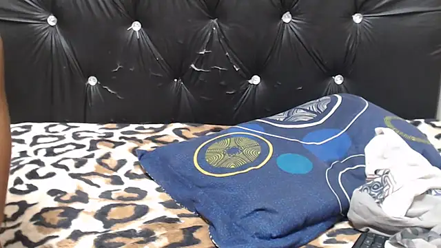 TallGoddessX  online show from June 13, 2026, 2:42 am