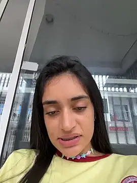 Snapshot of leilani_X chatting on June 1, 2026, 1:35 pm leilani X online show from June 1, 2026, 1:35 pm