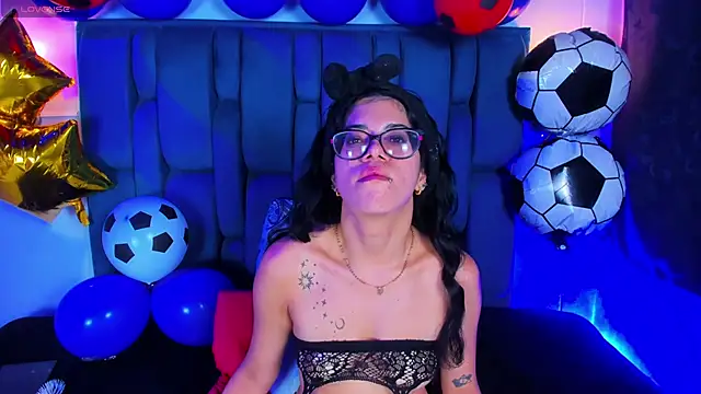 Snapshot of Zoe_Axel1 chatting on June 28, 2026, 8:37 pm Zoe Axel1 online show from June 28, 2026, 8:37 pm