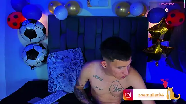 Snapshot of Zoe_Axel1 chatting on July 3, 2026, 8:04 pm Zoe Axel1 online show from July 3, 2026, 8:04 pm