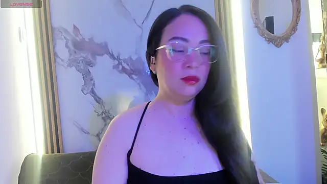 Lilith Owen  online show from March 17, 2026, 11:02 am