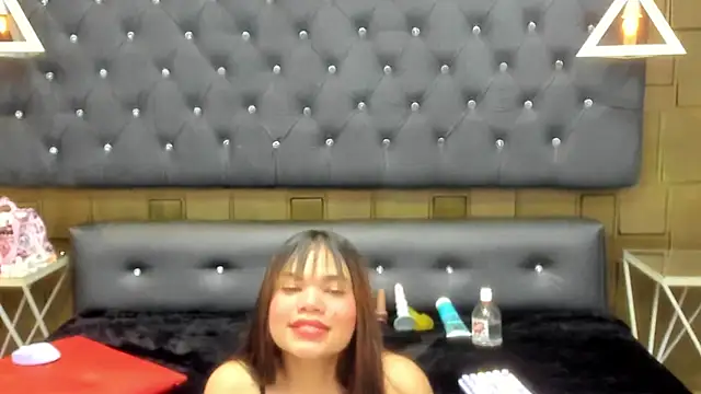 CaroBeltran online show from May 3, 2026, 7:20 pm