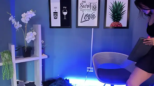 Juliethaamour online show from March 12, 2026, 6:25 pm