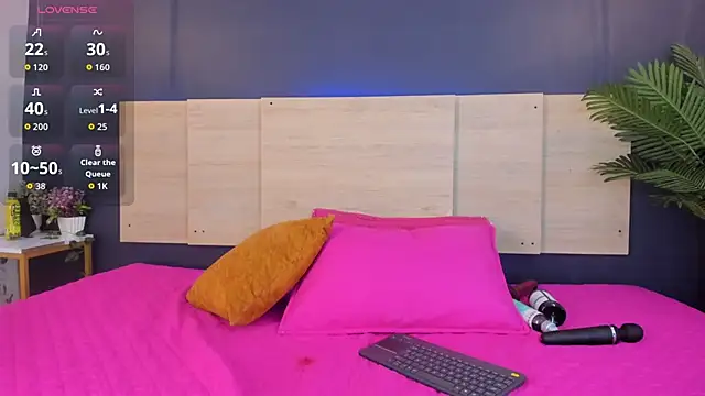 Snapshot of Em1ly_jones chatting on March 19, 2026, 11:25 am Em1ly jones online show from March 19, 2026, 11:25 am