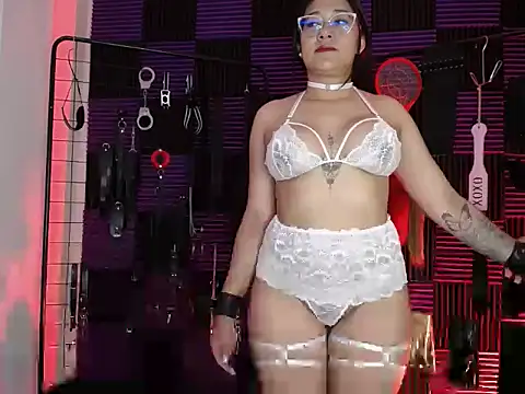 Snapshot of Mr_Aron_BDSM chatting on March 11, 2026, 5:41 pm Mr Aron BDSM online show from March 11, 2026, 5:41 pm