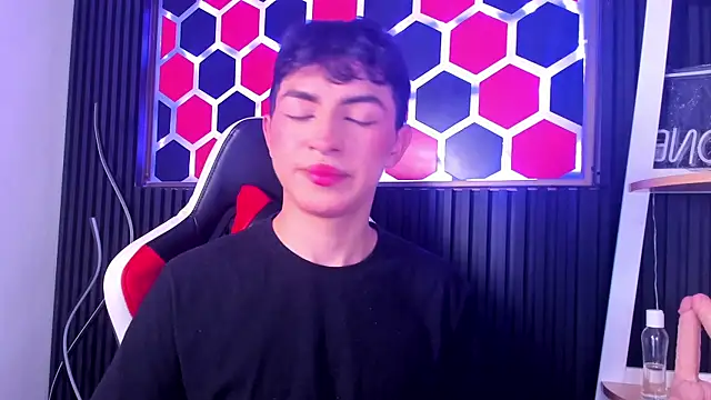 Snapshot of Cristopher_Wild chatting on June 12, 2026, 8:30 pm Cristopher Wild online show from June 12, 2026, 8:30 pm