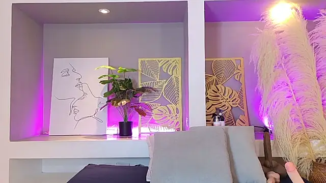alissongreey online show from July 6, 2026, 12:24 pm