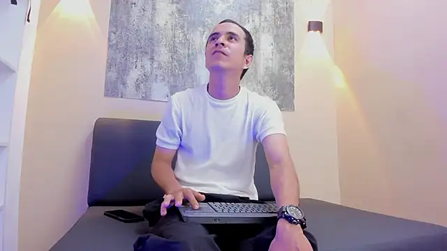 FREDDIE SCOTT online show from March 17, 2026, 7:28 pm