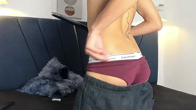 junior cum18 online show from March 14, 2026, 12:54 pm